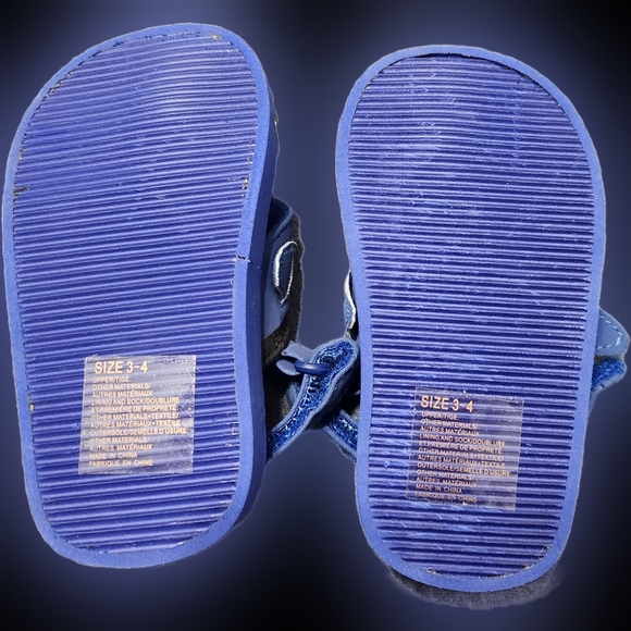 Gymborie Kid's Pirate/Shark Flip Flops - Picture 4 of 4